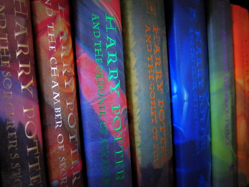 How Do Early Sales Of The Cursed Child Stack Up Against The Harry Potter Series