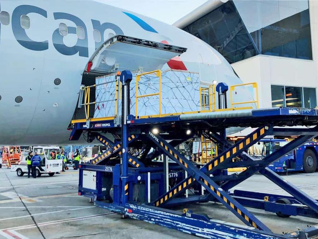 American Airlines Delta Prioritize Supply Of Cargo Space