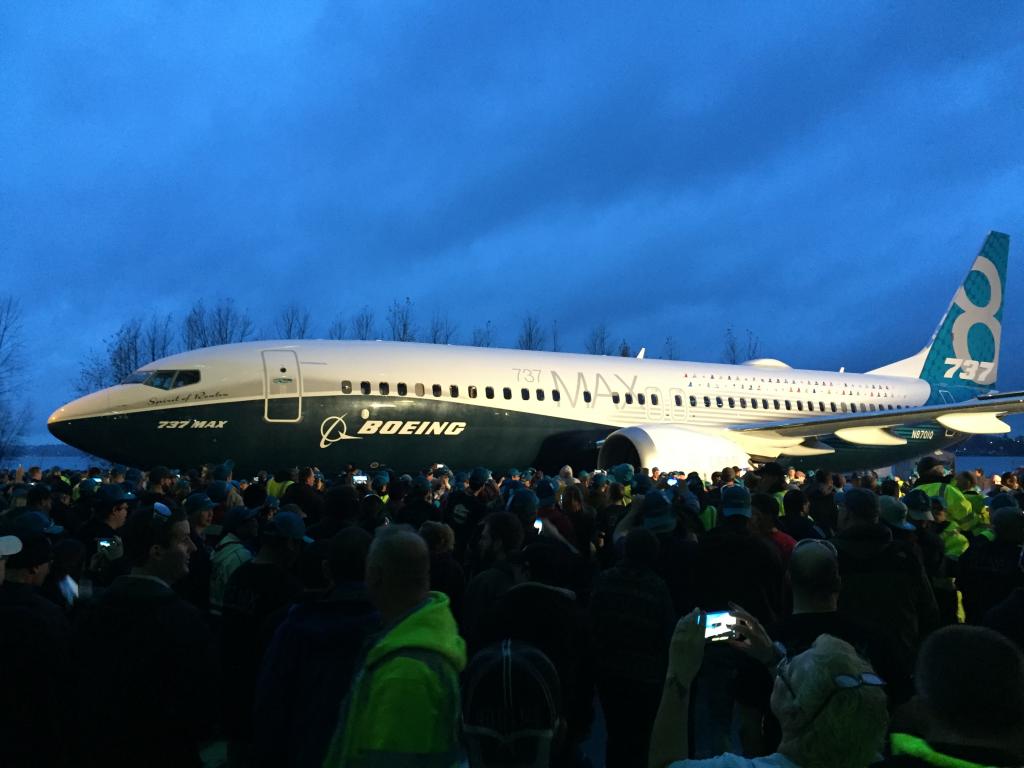 Boeing, previsti test di sicurezza per il 737 Max; si cerca il via libera dell’FAA