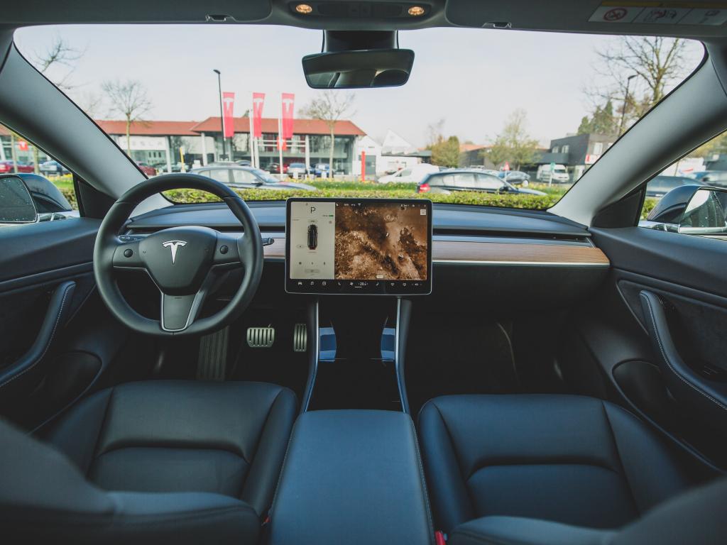 Tesla Rolls Out Full Self-Driving Beta Version, With A 'Slow' And  'Cautious' Approach