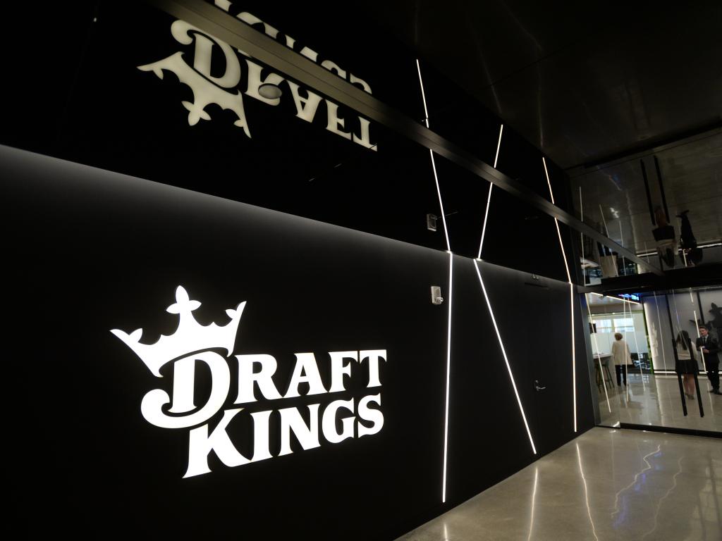 DraftKings to Launch Gamified NFT Collection Next NFL Season