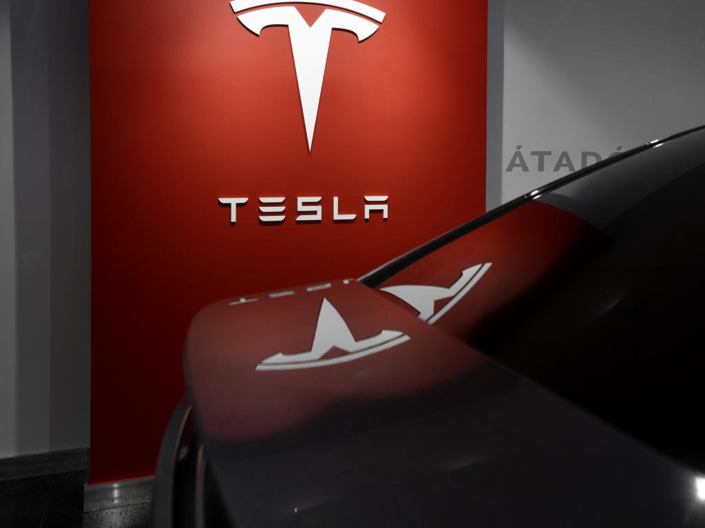 Tesla Raises Prices Of Select Model 3 Model S Vehicles In Dark Of Night - how do you buy tesla model 3 in roblox