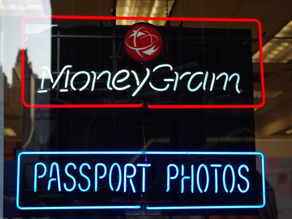 MoneyGram Partners With Ripple, Will Use XRP To Lower ...