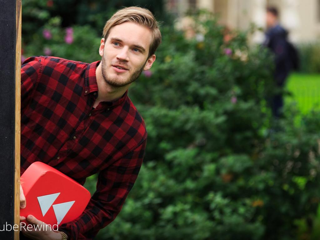 Pewdiepie Live Pewdiepie Is Currently Live Streaming Rocket League With - pewdiepie banned from roblox after surprise livestream amid