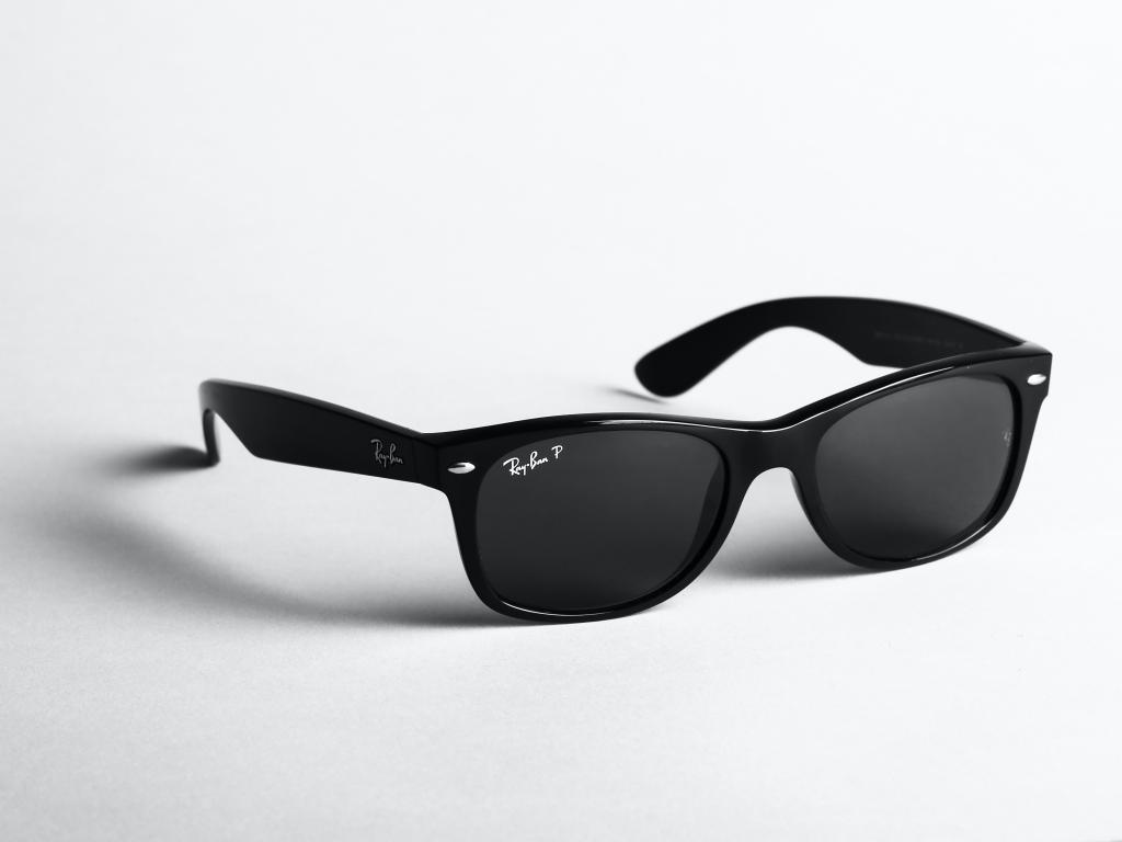  privacy-concerns-being-raised-over-new-facebook-smart-glasses 