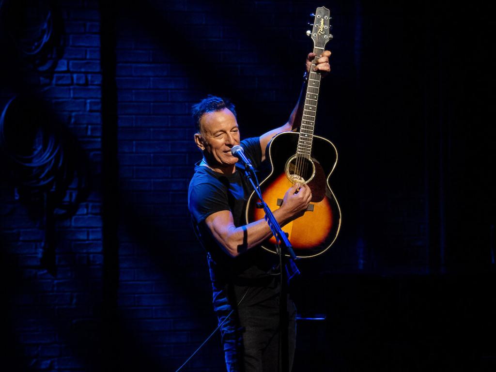  bruce-springsteen-in-talks-to-sell-album-publishing-catalogs-to-sony-music 