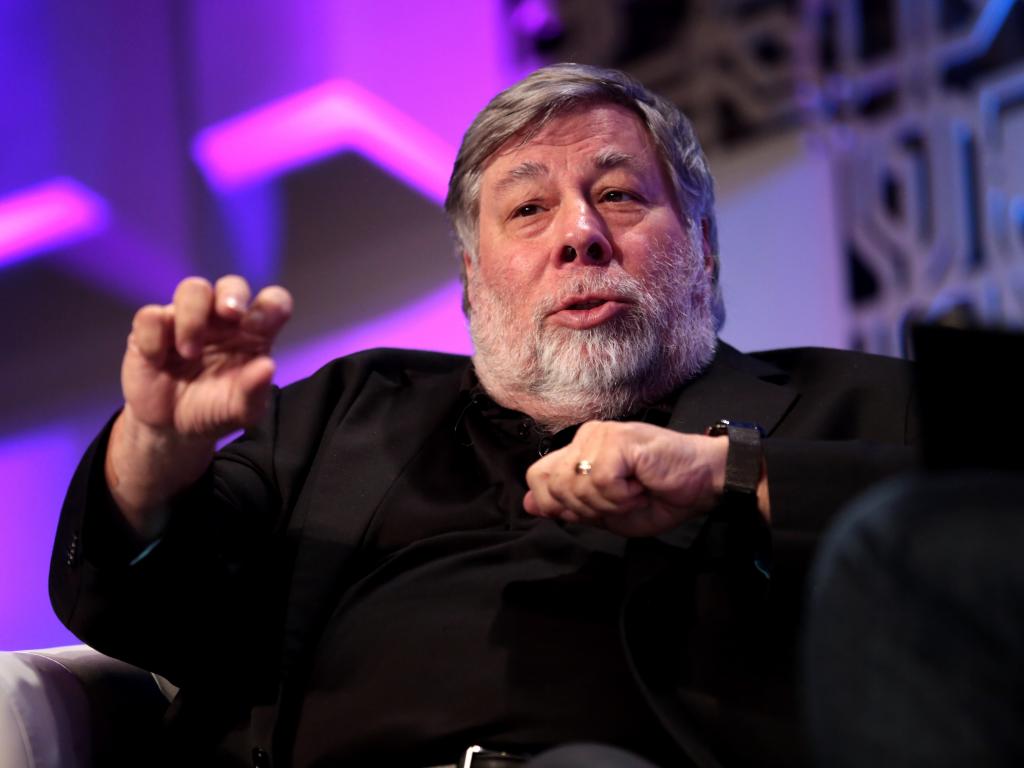 Apple Inc. (NASDAQ:AAPL) - Steve Wozniak Says He Might Be ...