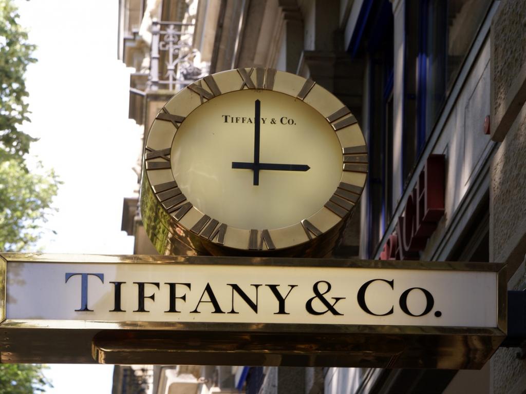 Louis Vuitton buys jeweller Tiffany for $16bn - BBC News