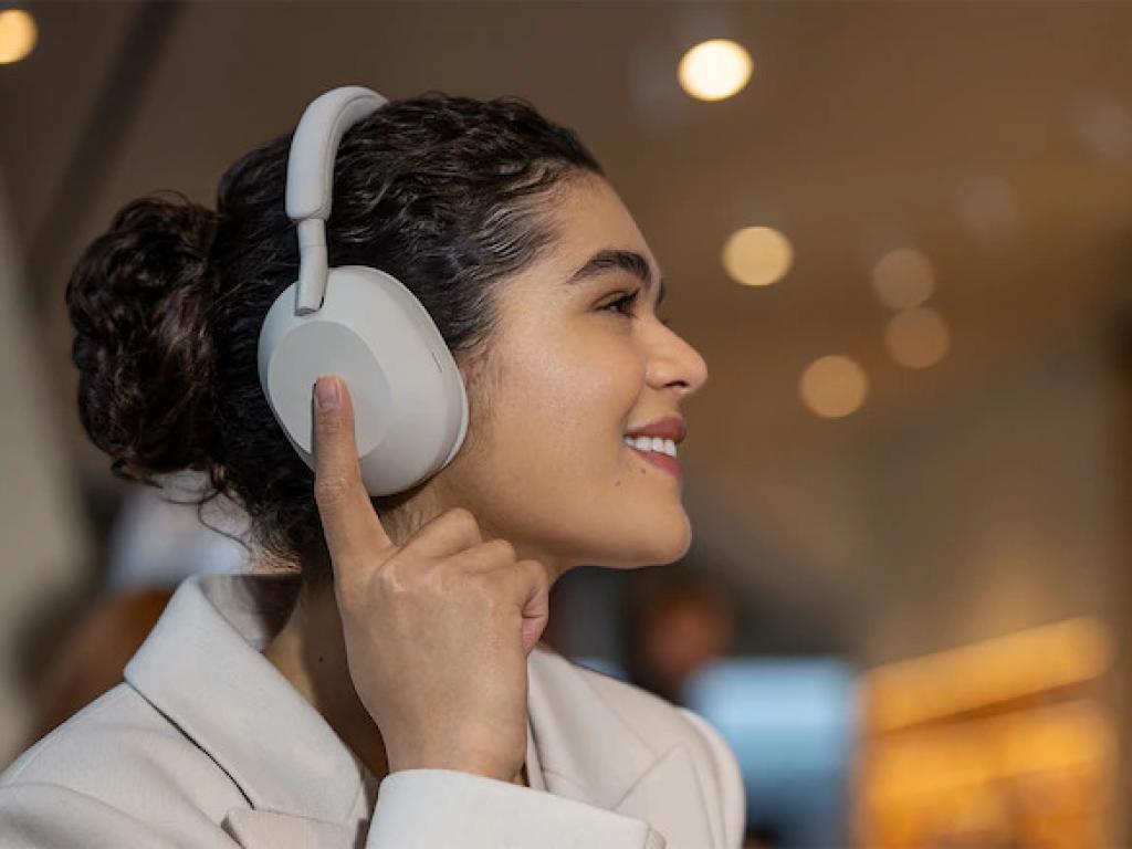  why-sonys-latest-noise-canceling-headphones-may-be-a-dealbreaker--just-like-apples-airpods-max 