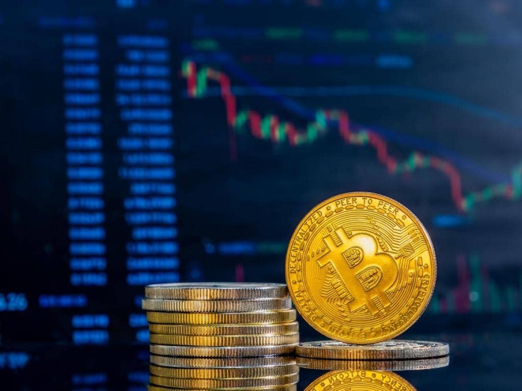 Bitcoin Recovers After Recent Slump While Ethereum Tops This Major Level; Here Are The Top Crypto Movers For Wednesday