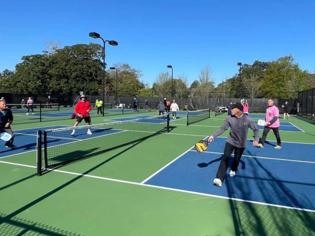 Tom Brady among ownership group buying Major League Pickleball expansion  team 