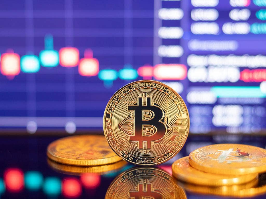 Crypto Analyst Who Predicted Bitcoin's Collapse Pegs New Price Target: 'When It Breaks Below 16k…'