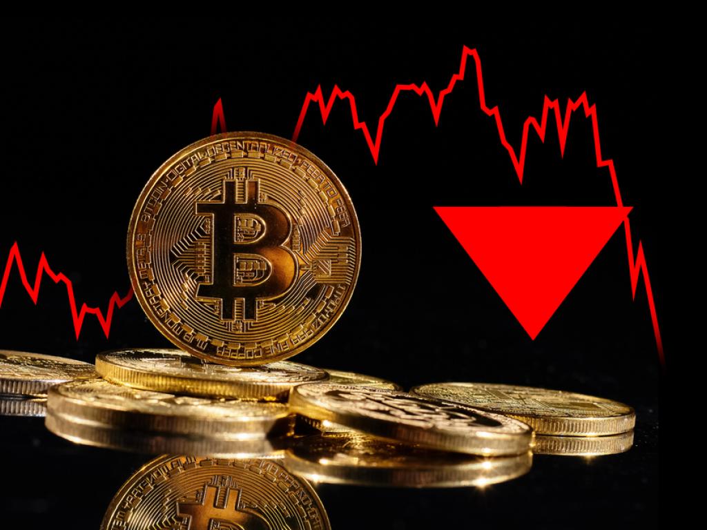  bitcoin-ethereum-dogecoin-slide-amid-credit-suisse-worries-analyst-eyes-textbook-perfect-apex-crypto-move-to-100k 