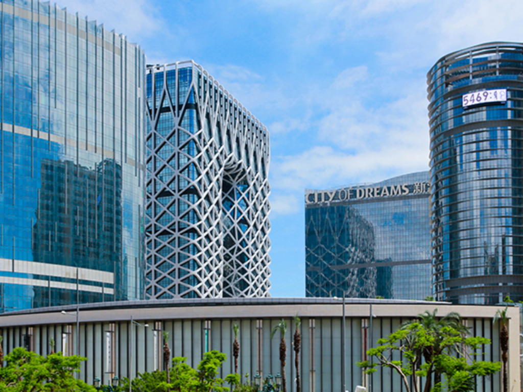  melco-resorts--entertainment-q2-revenue-jumps-220-sees-recovery-in-macau-on-easing-labor-supply-issues 