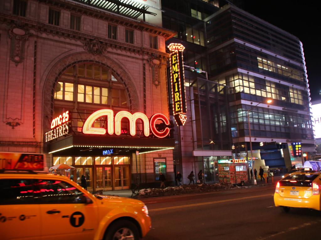  amc-entertainment-stock-is-falling-while-ape-units-rise-whats-going-on 