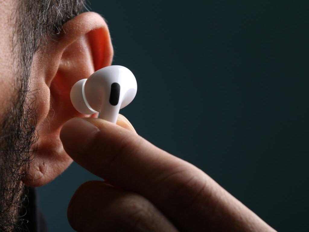  how-to-use-airpods-adaptive-audio-on-ios-17-for-the-ultimate-sound-experience 