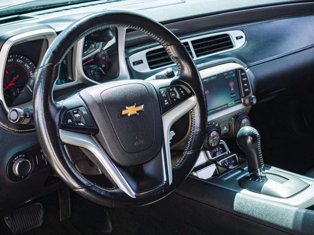  chevy-how-do-i-change-a-flat-tire-gm-could-reportedly-add-chatgpt-like-assistant-to-cars 