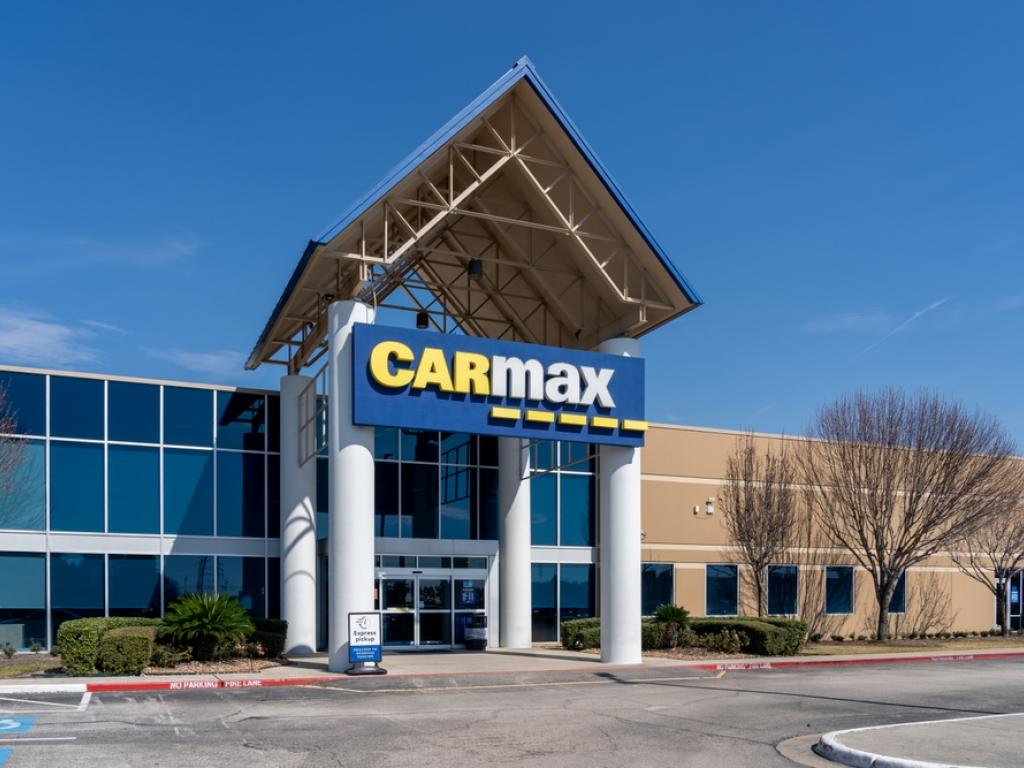 carmax-shares-dip-on-disappointing-q4-earnings-analysts-adjust-expectations 