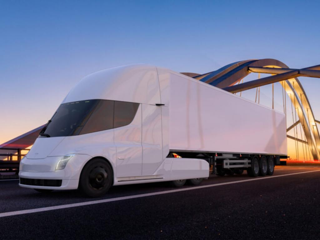  tesla-unveils-timeline-for-scaling-up-electric-semi-truck-production-first-units-from-new-factory-to-external-customers-by-2026 