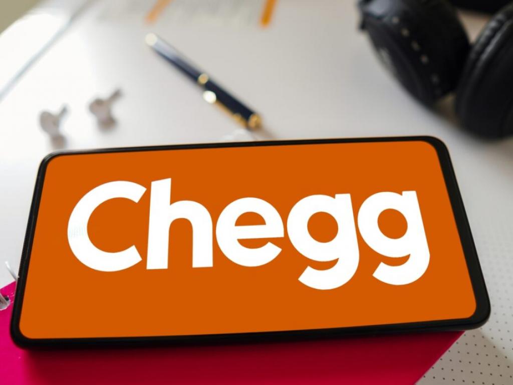  why-chegg-shares-are-plummeting-today 