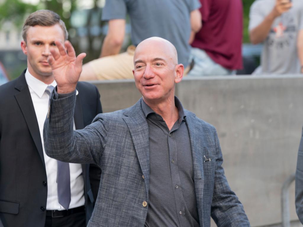  jeff-bezos-has-a-great-business-philosophy-according-to-netflix-ceo-reed-hastings-gives-amazon-chairman-credit-for-his-success 