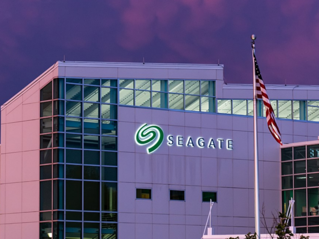  seagate-poised-for-growth-with-rising-hdd-demand-and-advanced-hamr-technology-analyst 