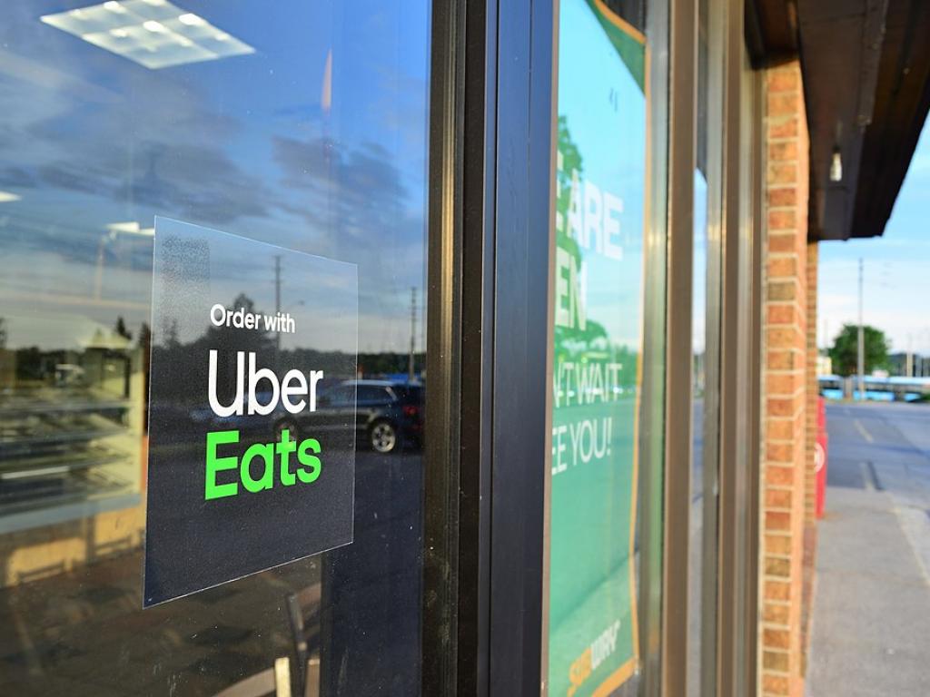  from-groceries-to-gourmet-instacart-and-uber-eats-serve-up-convenience-with-new-collaboration 