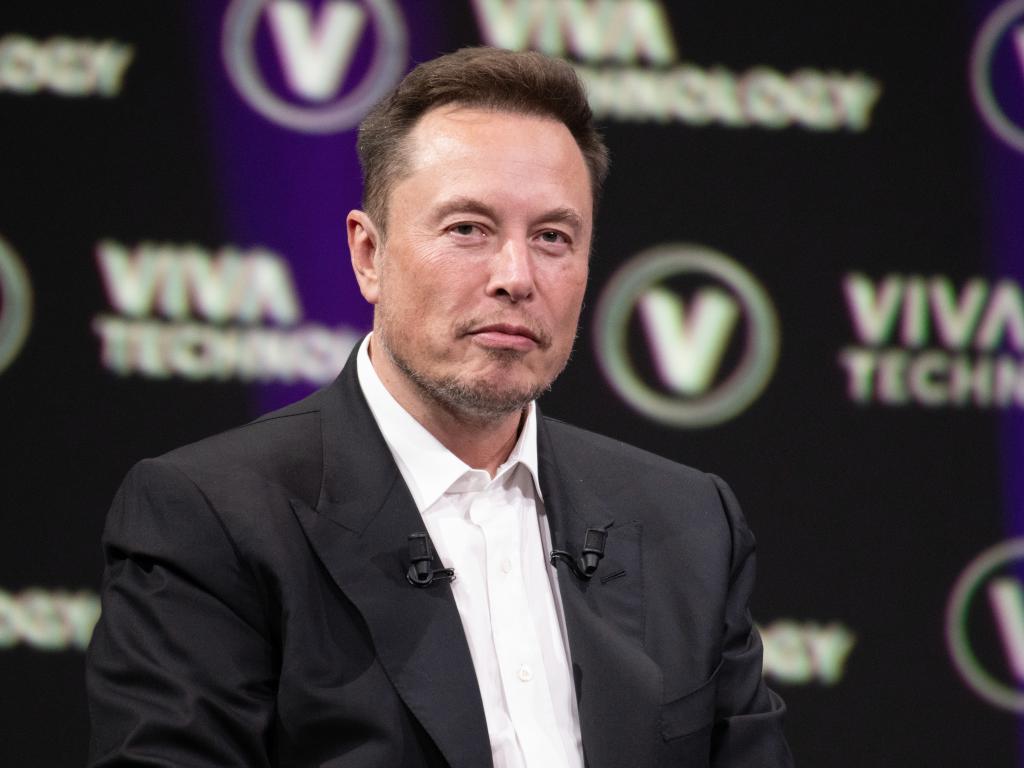  teslas-board-is-desperately-trying-to-focus-elon-musks-attention-on-the-company 
