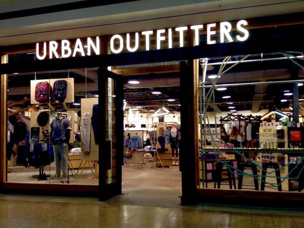  urban-outfitters-posts-q1-sales-beat-3-analysts-revise-forecasts-as-stock-continues-to-meaningfully-lag 
