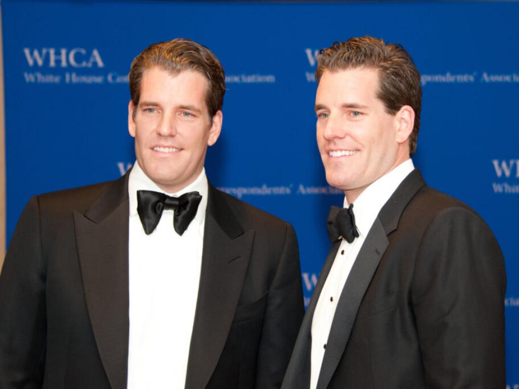  trumps-presidential-campaign-receives-over-limit-bitcoin-donation-from-winklevoss-twins 