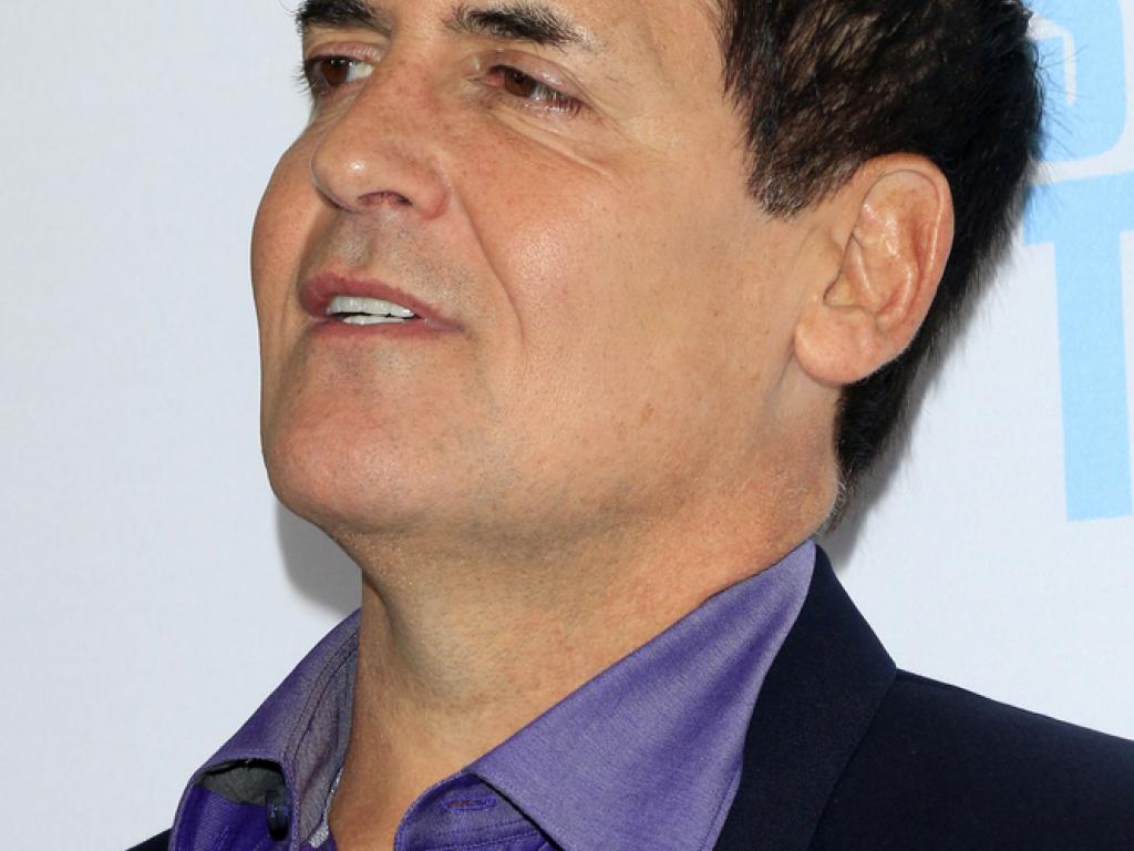  mark-cuban-accuses-trump-of-ripping-off-thousands-of-hard-working-americans-and-not-wanting-to-leave-the-white-house 