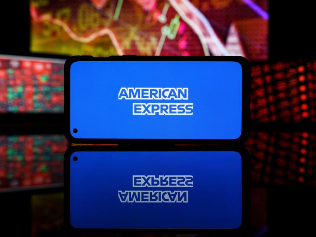 american-express-to-rally-around-19-here-are-10-top-analyst-forecasts-for-monday 