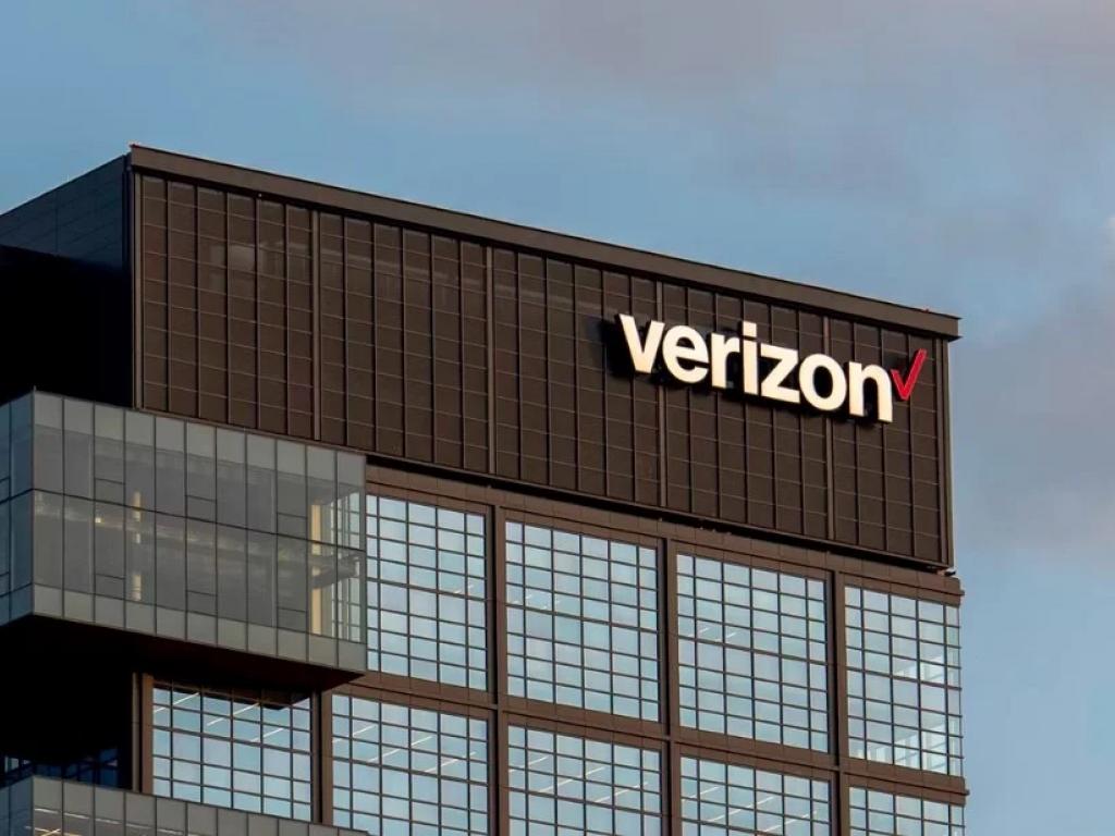  telecom-giant-verizon-eyes-tower-sell-off-to-monetize-asset 