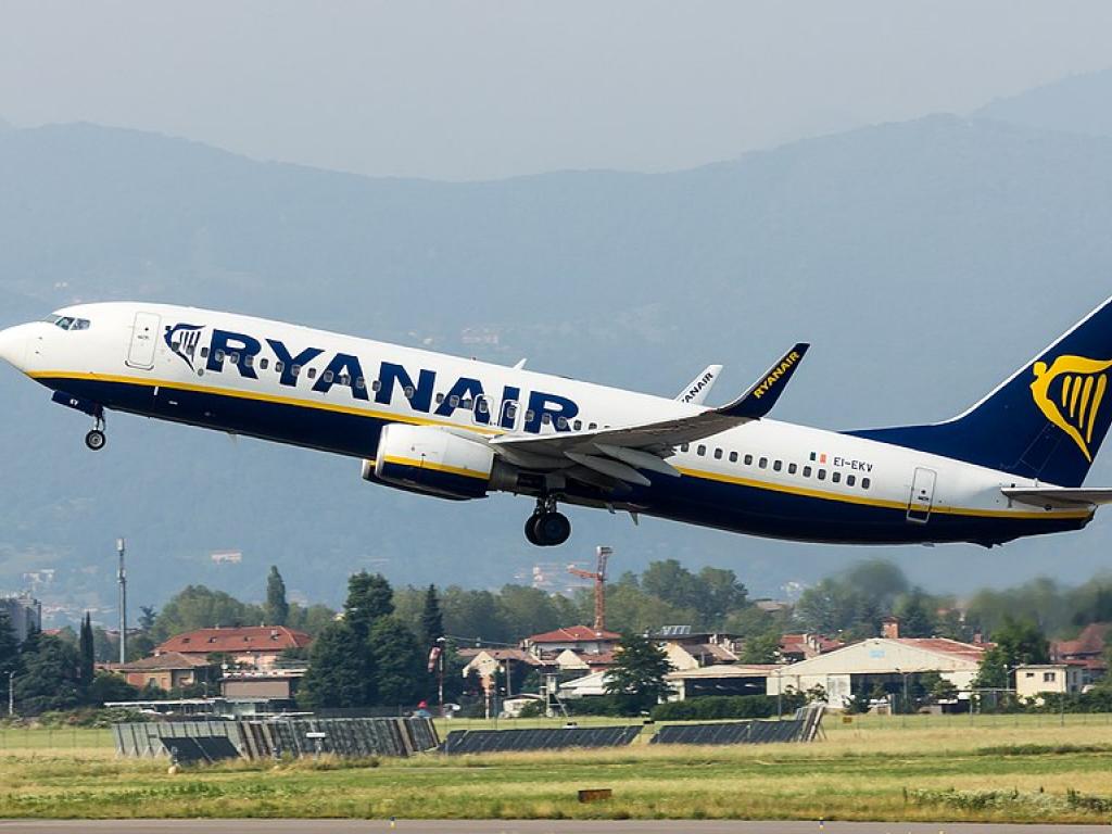  ryanair-shares-plummet-on-q1-miss-traffic-up-fares-down--more 