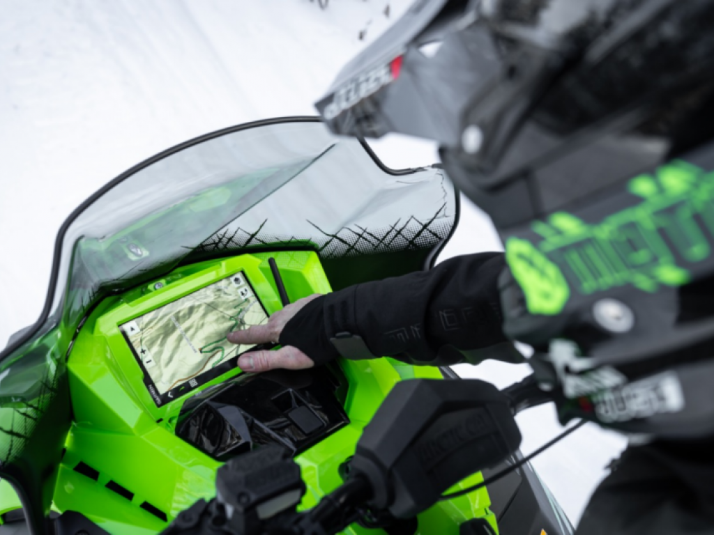  garmin-revs-up-winter-fun-teams-up-with-arctic-cat-for-high-tech-snowmobile-displays-in-2025-models 