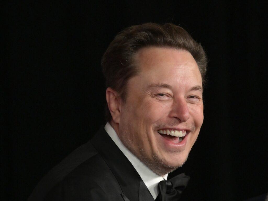  elon-musk-and-stephen-king-entangle-again-on-x-this-time-horror-king-challenges-techno-king-to-a-joke-off 