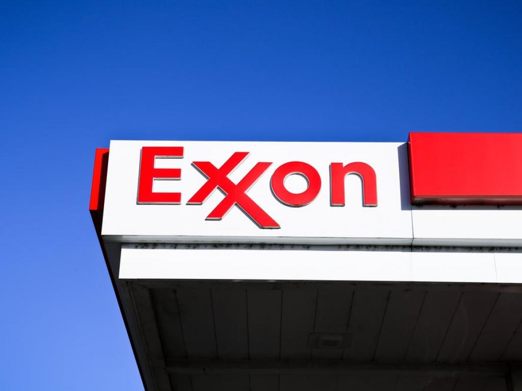  exxon-mobil-likely-to-report-higher-q2-earnings-here-are-the-recent-forecast-changes-from-wall-streets-most-accurate-analysts 