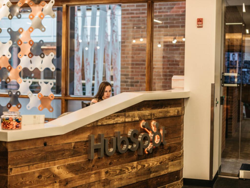  hubspot-shares-climb-on-strong-q2-results-forward-guidance 