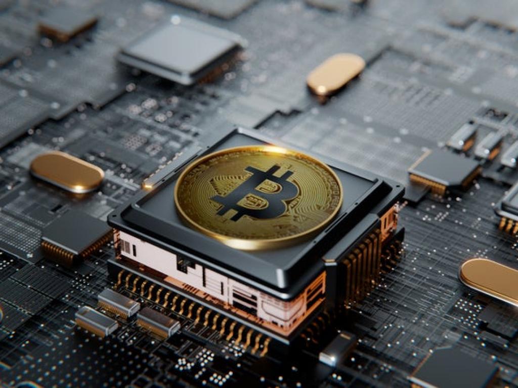  4-bitcoin-miner-stocks-rated-bullish-but-this-stock-is-the-odd-one-out 