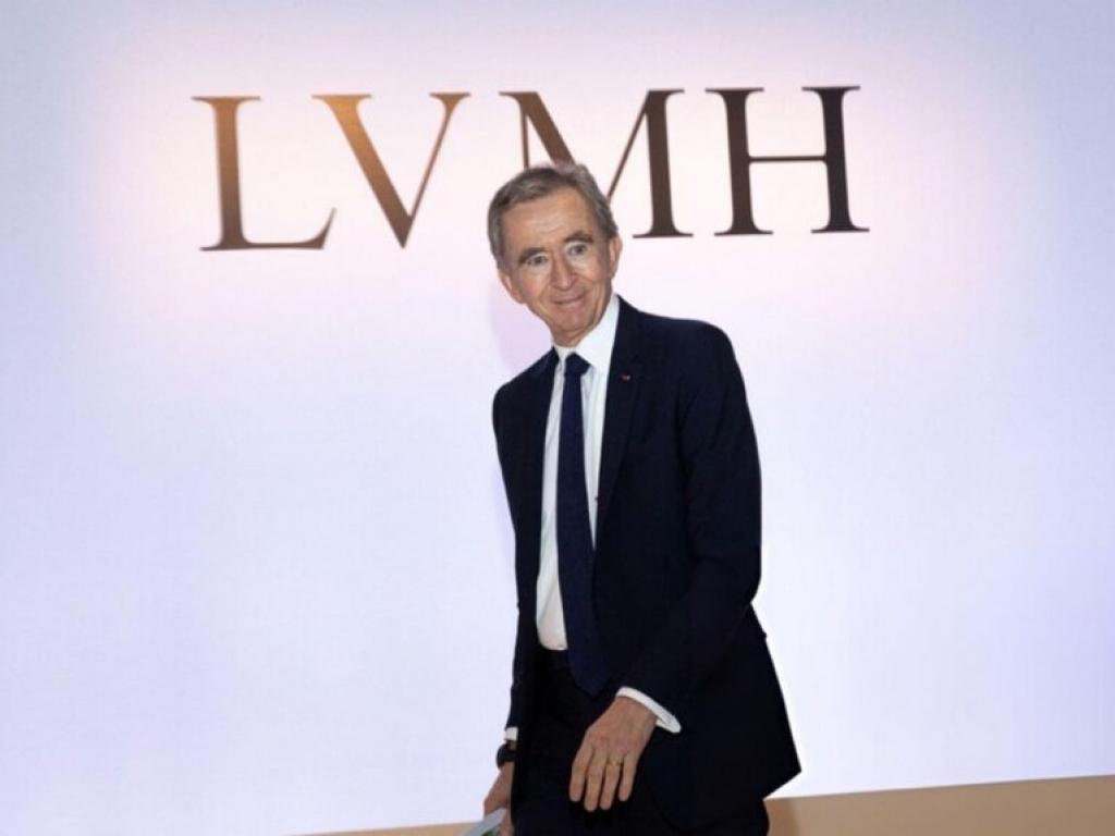  king-of-luxury-bernard-arnault-goes-ai-shopping-channelling-over-300m-in-ai-startups-as-lvmh-navigates-market-challenges 