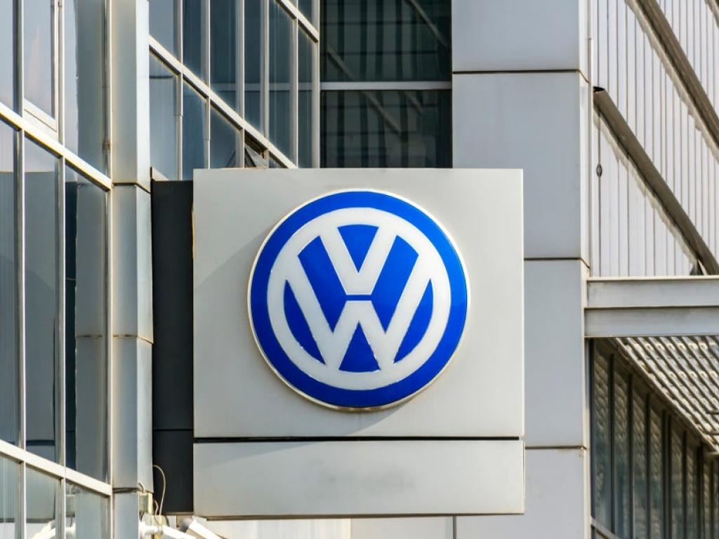  volkswagens-battery-plant-in-germany-to-operate-at-reduced-capacity-amid-financial-strains 