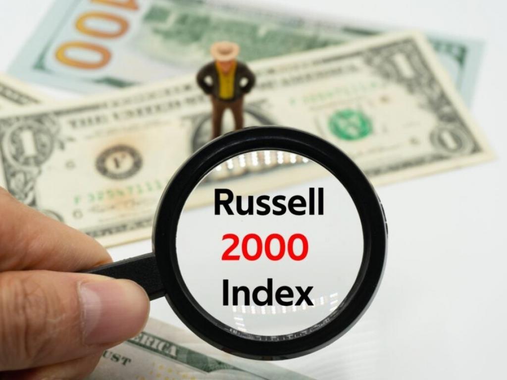  exclusive-lazard-small-cap-expert-predicts-30-50-russell-2000-rally-on-the-back-of-lower-interest-rates-updated 