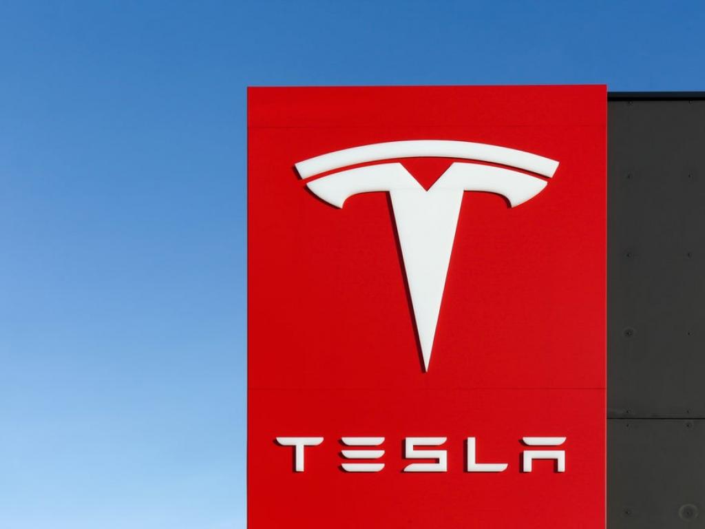  tesla-to-reshape-multiple-industries-analyst-praises-auto-energy-storage-optimus-robotaxi-efforts 