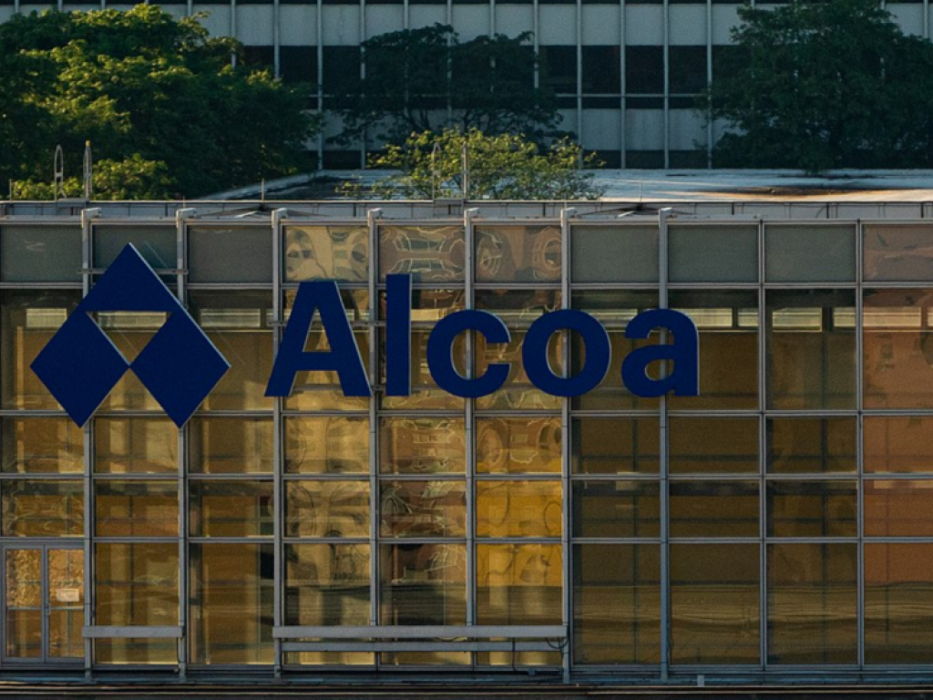  alcoa-lattice-semiconductor-stratasys-and-other-big-stocks-moving-higher-on-monday 