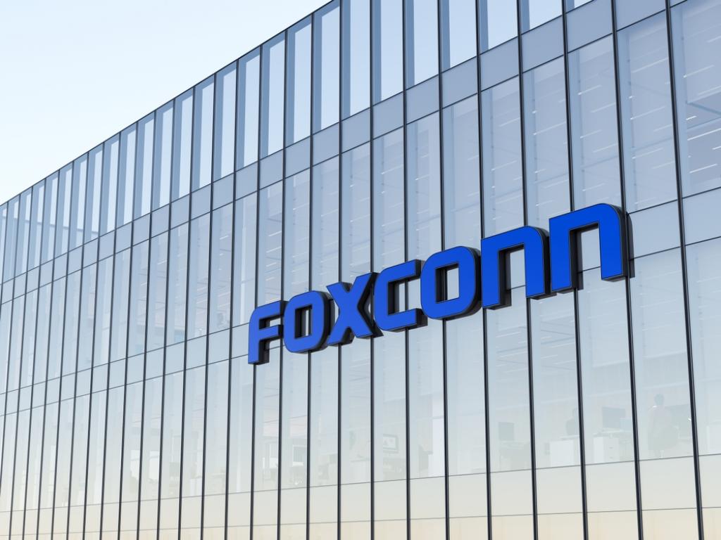  apple-supplier-foxconn-plans-80m-vietnam-chip-plant 
