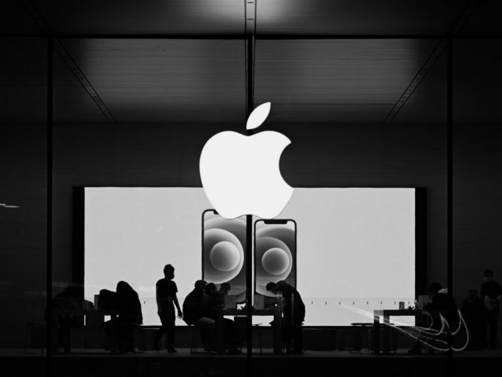  apple-sues-ex-employee-for-leaking-confidential-information-about-vision-pro-to-journalists 