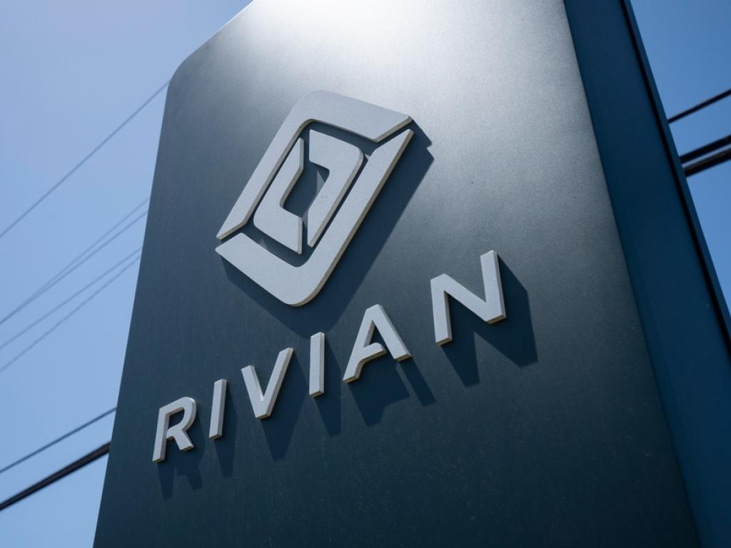  rivian-ropes-in-former-apple-porsche-exec-to-launch-r2-platform 