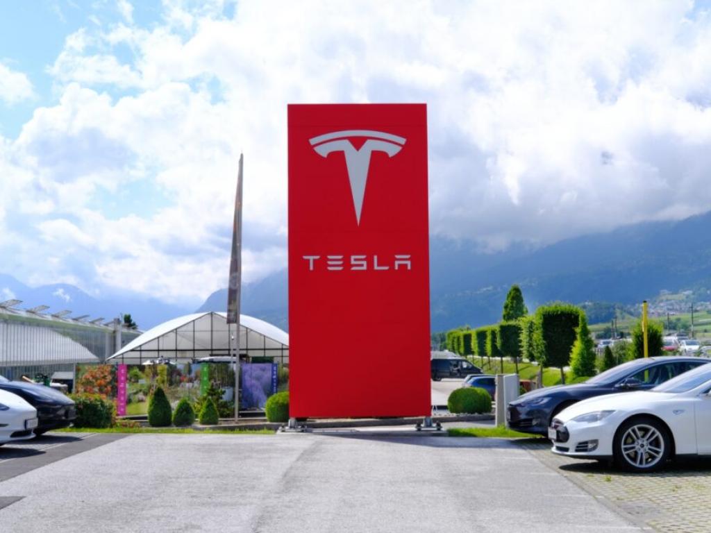  tesla-persists-with-price-nudges-rivians-r2-teaser-lucid-ceos-cash-bonus-raises-eyebrows-and-more-biggest-ev-stories-of-the-week 