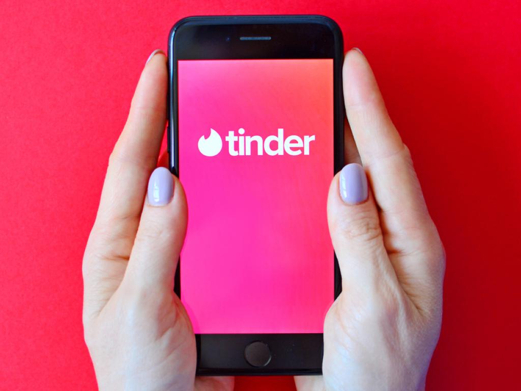  tired-of-fake-tinder-profiles-dating-app-is-looking-to-crackdown-catfishing-with-video-selfies 