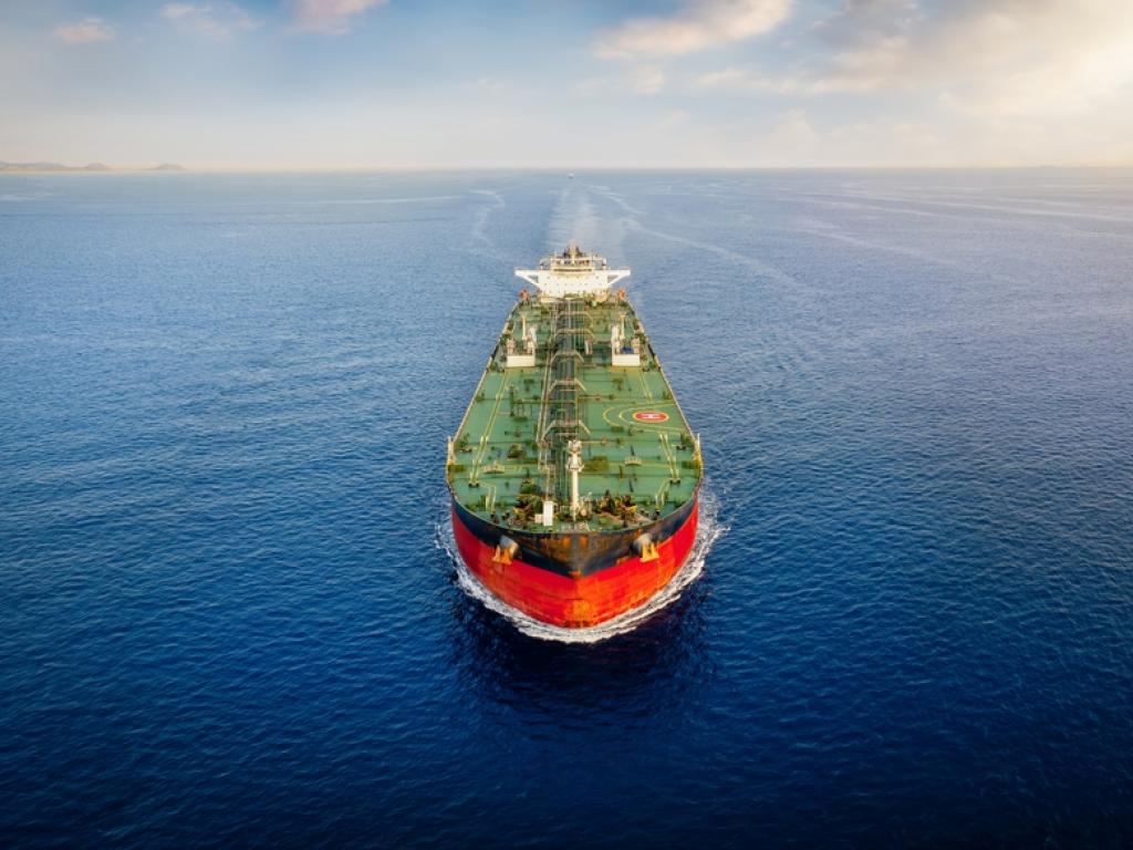  crude-oil-gains-15-fluor-shares-plunge-following-downbeat-earnings 